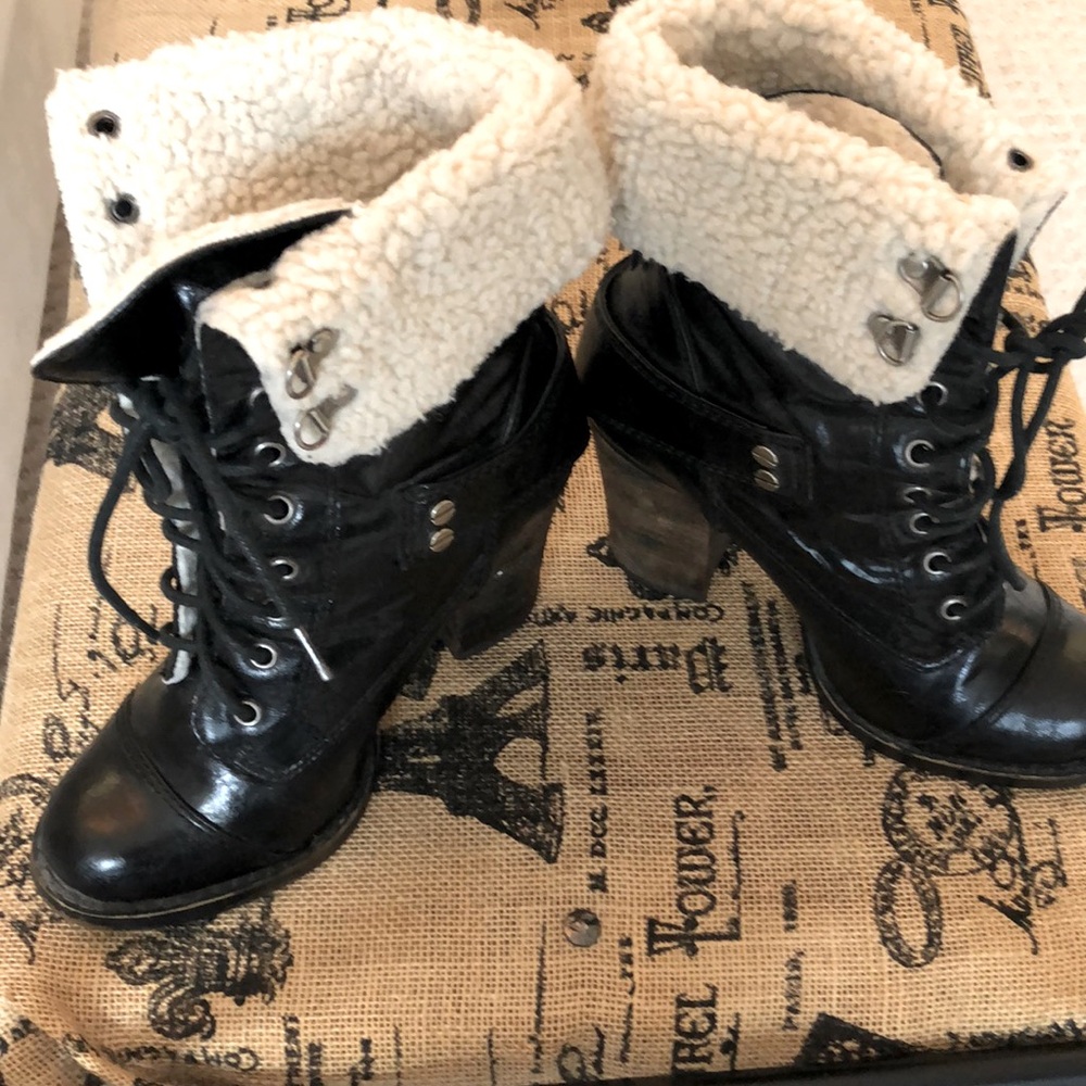 Sz5.5 Chinese laundry ankle boot